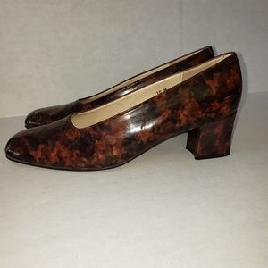 Jones New York Winnie style patent leather